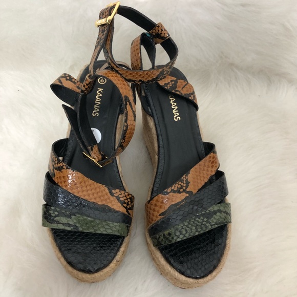 NWB Kaanas Galapagos Espadrille Snake Skin Wedge - Picture 4 of 10